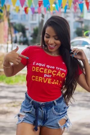 camiseta-e-aqui-que-troca-decepcao-por-cerveja