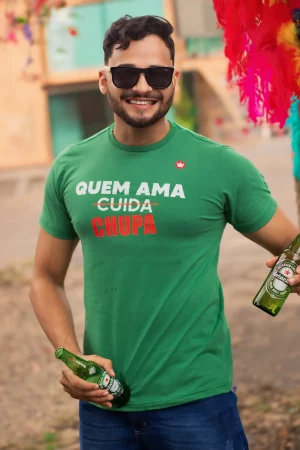 CAMISETA QUEM AMA CUIDA – CHUPA